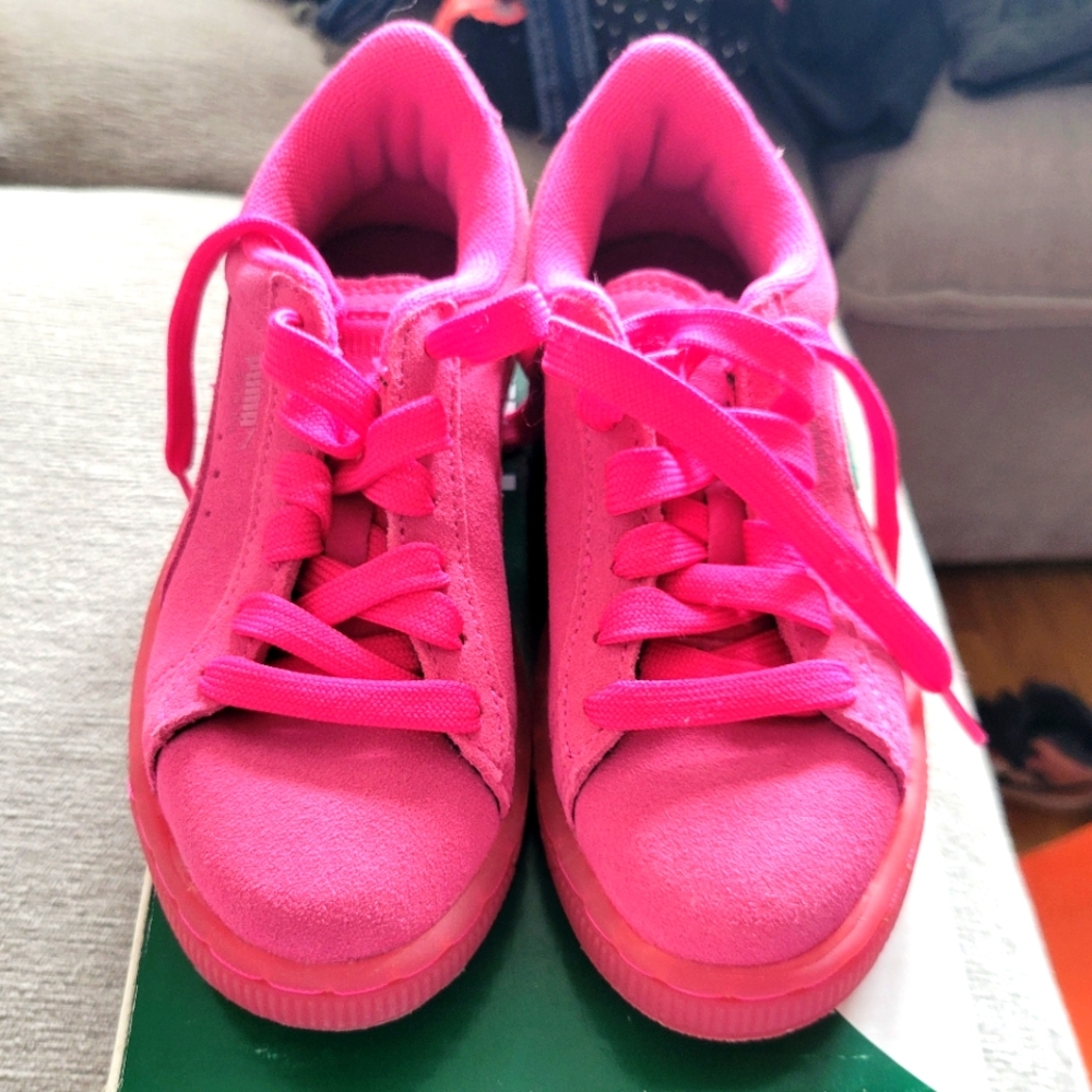 BNIB Girls Puma sneakers Sz 1c hot pink